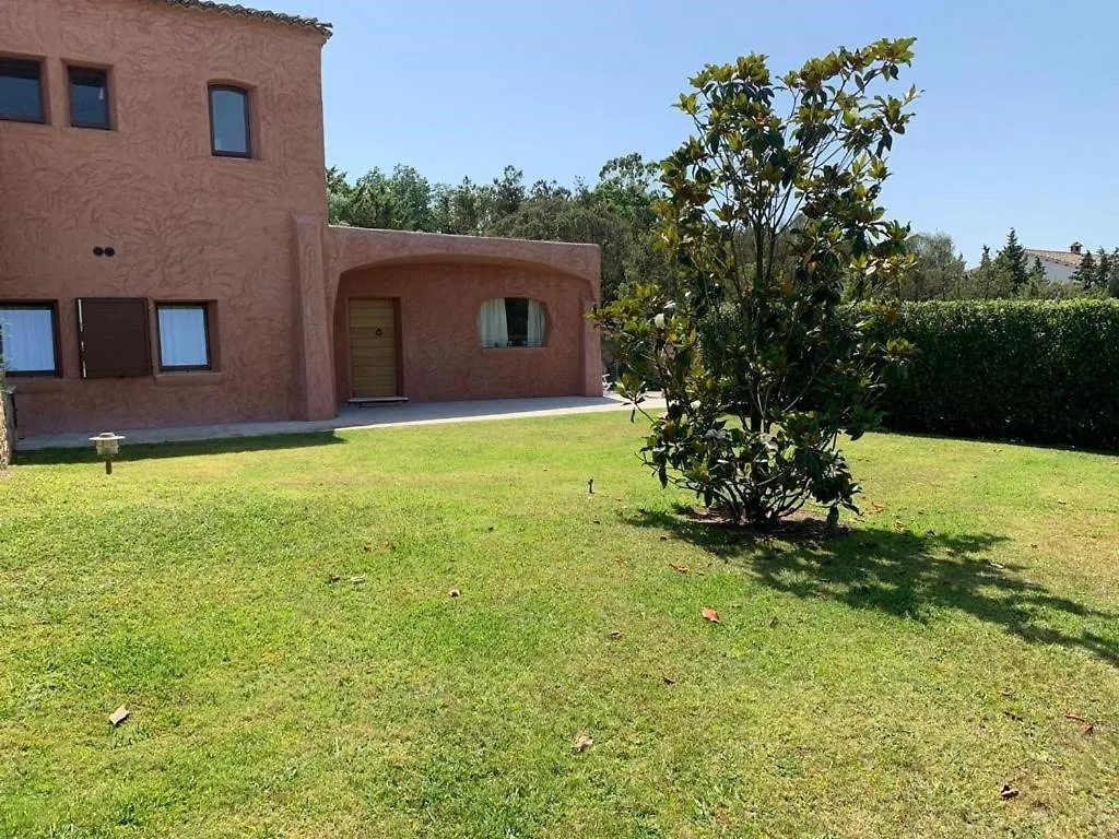 Villa Francesca, Quite And Nice Apartment San Pantaleo Italia